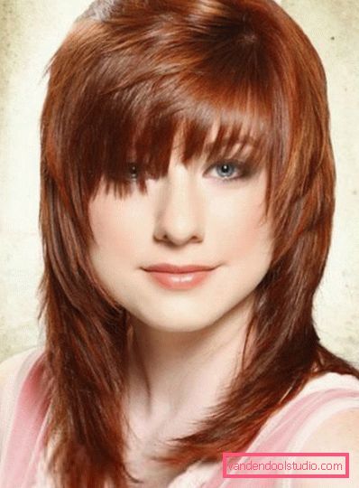 Corte de pelo Aurora para una cara redonda.