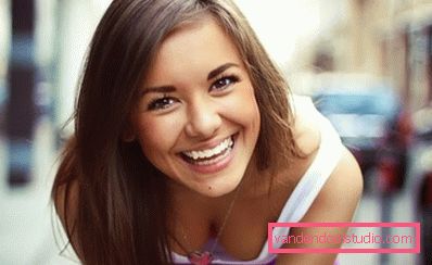 niña sonriente niña sonriente