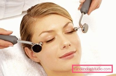Masaje facial de drenaje linfático.