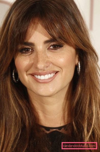 Cortes de pelo para mujer después de 40 años para cabello largo. Cortes de pelo populares para mujeres después de 40 años en diferentes longitudes de cabello