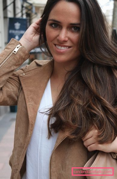 Cortes de pelo para mujer después de 40 años para cabello largo. Cortes de pelo populares para mujeres después de 40 años en diferentes longitudes de cabello