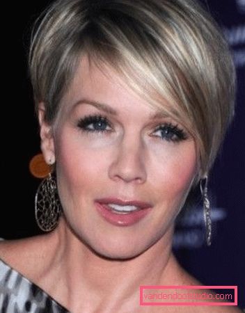 Cortes de pelo de moda para mujeres después de 40 años. Cortes de pelo populares para mujeres después de 40 años en diferentes longitudes de cabello